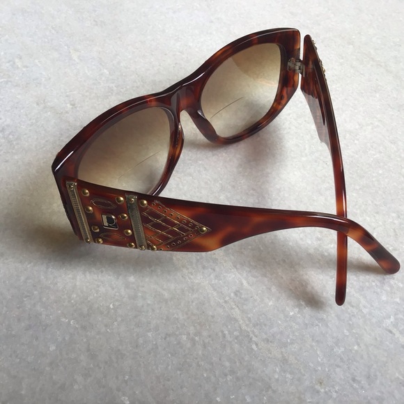 Vintage Tortoise Shell Sunglasses - Picture 2 of 6